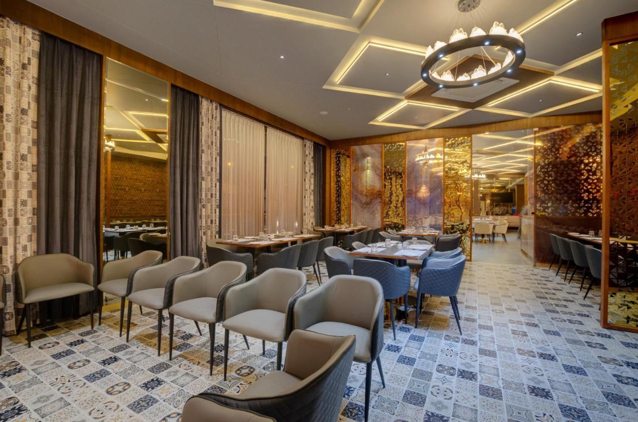 Hotel Diamond 26 Szúrat Kültér fotó