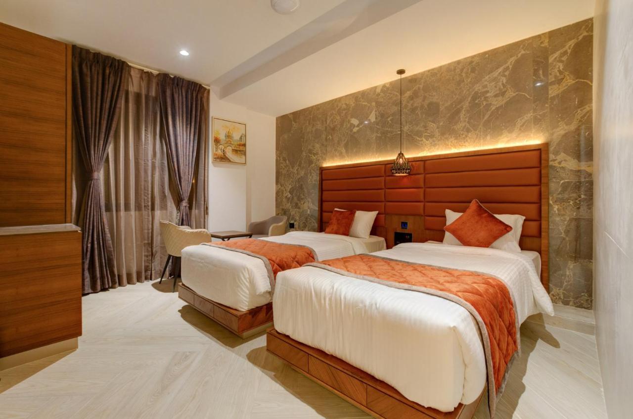 Hotel Diamond 26 Szúrat Kültér fotó