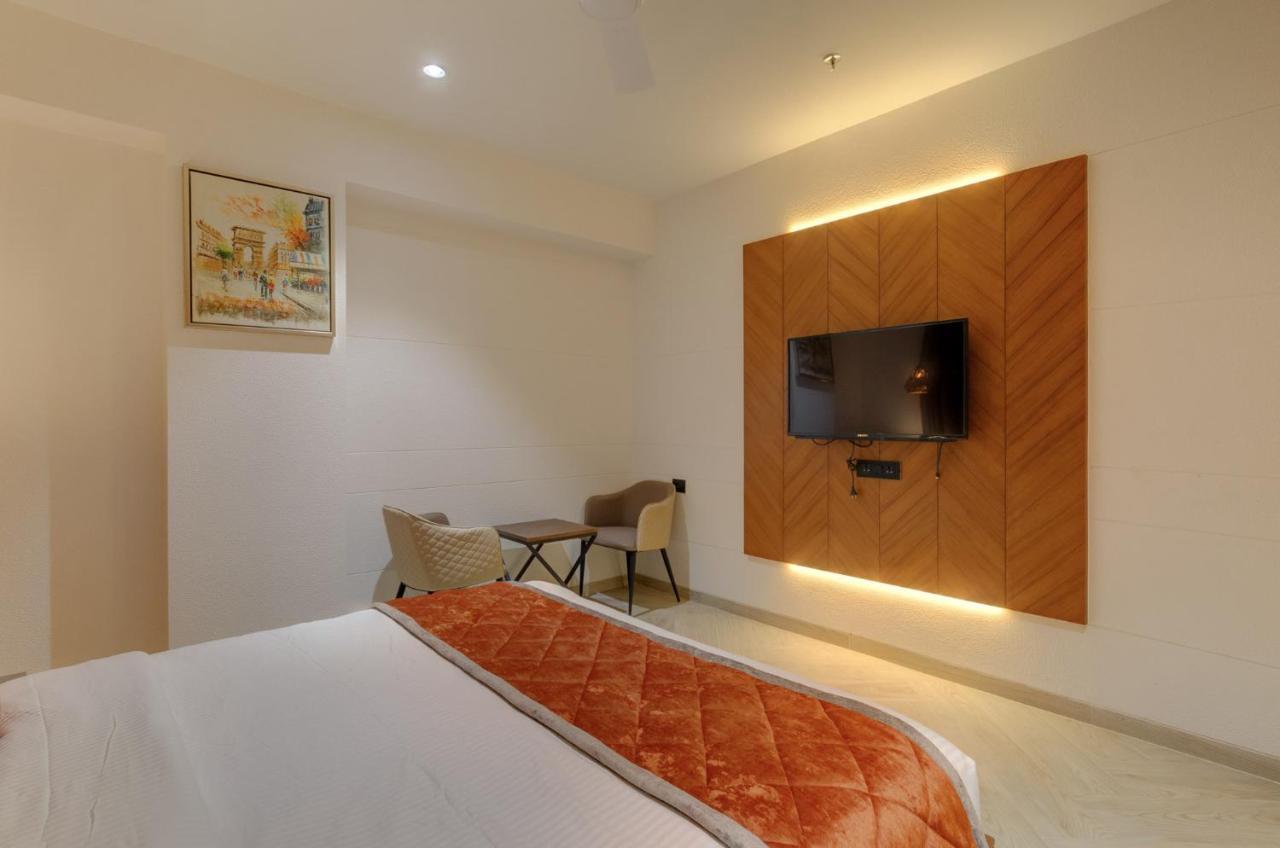 Hotel Diamond 26 Szúrat Kültér fotó