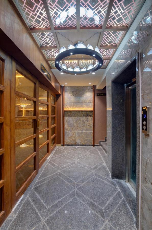 Hotel Diamond 26 Szúrat Kültér fotó