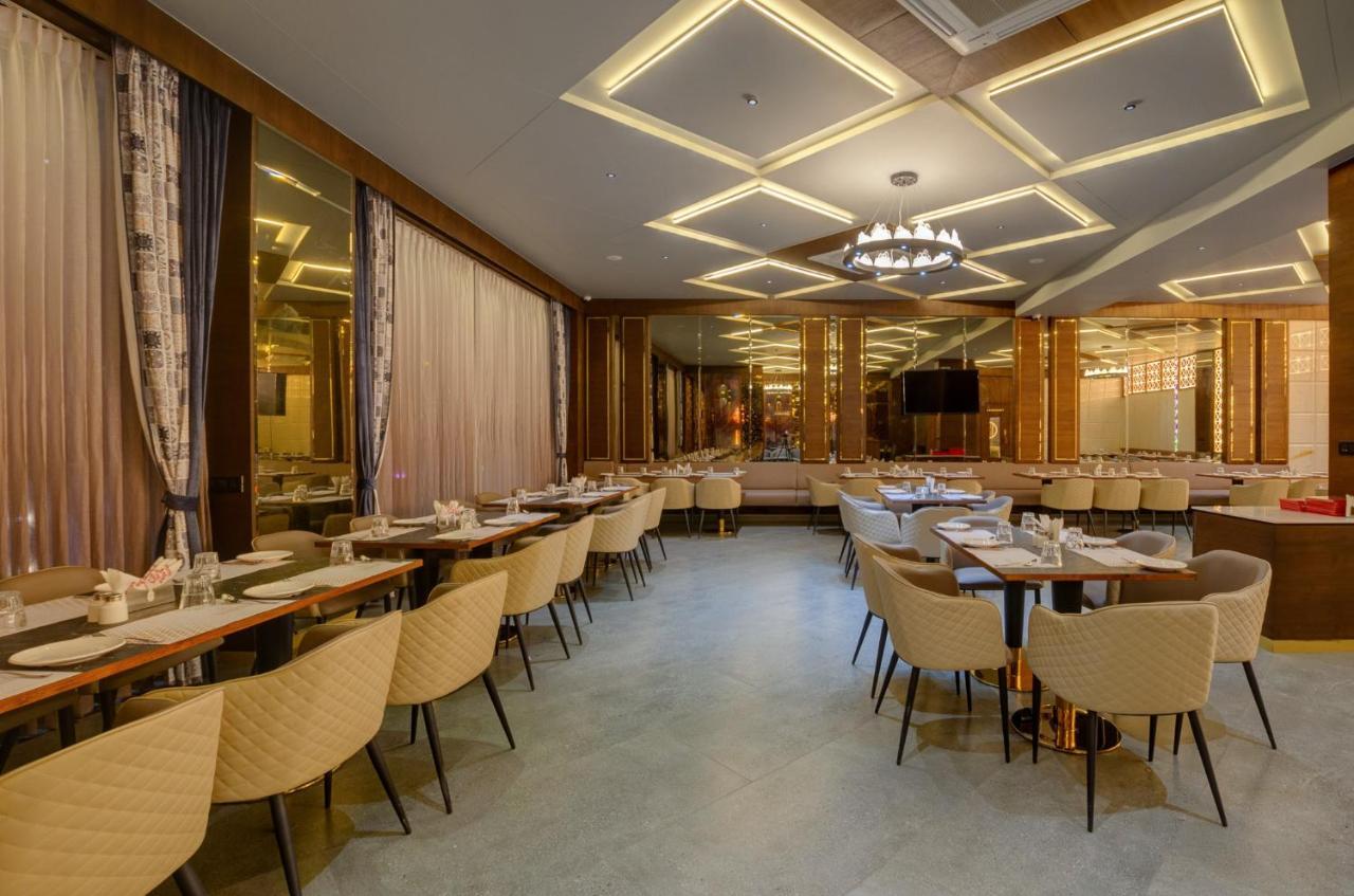 Hotel Diamond 26 Szúrat Kültér fotó