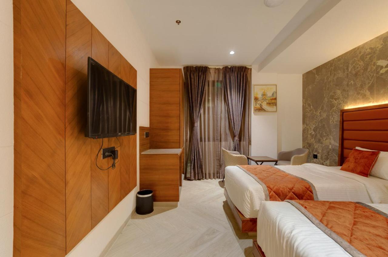 Hotel Diamond 26 Szúrat Kültér fotó